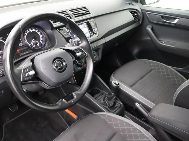 Skoda FABIA Combi 1.0 TSI Ambition |95 PK | Apple CarPlay / Android Auto | Parkeersensoren achter | Lichtmetalen velgen |