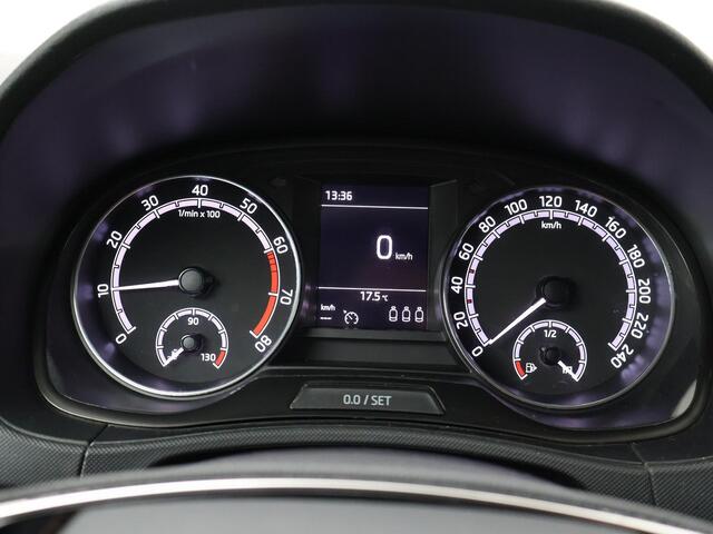 Skoda FABIA Combi 1.0 TSI Ambition |95 PK | Apple CarPlay / Android Auto | Parkeersensoren achter | Lichtmetalen velgen |