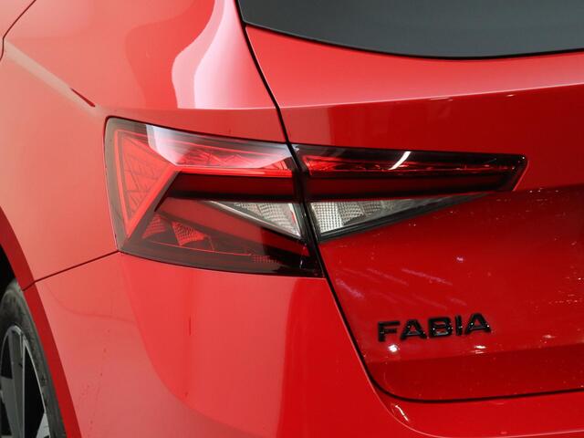 Skoda FABIA 1.0 TSI Monte Carlo | Achteruitrijcamera | Stoelverwarming | 17 inch Velgen | Keyless Entry & Start