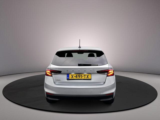 Skoda FABIA Ambition 1.0 TSI 95pk Cruise control, Airco, LED koplampen, App connect, DAB, Radio, Bluetooth, Parkeersensor achter