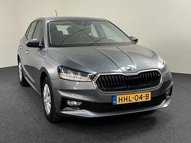 Skoda FABIA 1.0 MPI Essence 28 december 2023! Cruise Contr. / Airco / Parkeersensoren achter / LED, LED