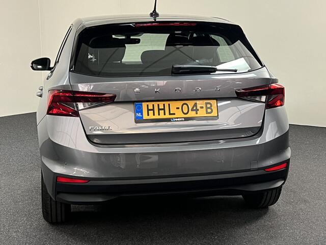 Skoda FABIA 1.0 MPI Essence 28 december 2023! Cruise Contr. / Airco / Parkeersensoren achter / LED, LED