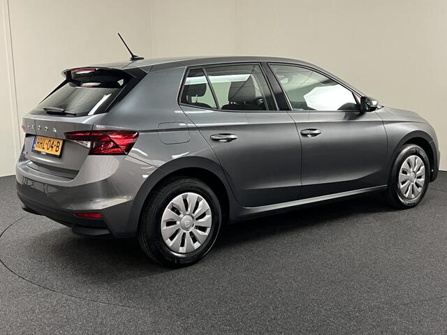 Skoda FABIA 1.0 MPI Essence 28 december 2023! Cruise Contr. / Airco / Parkeersensoren achter / LED, LED