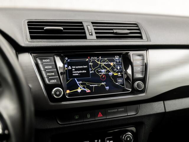Skoda FABIA Combi 1.0 Clever (APPLE CARPLAY, NAVIGATIE, CLIMATE, SPORTSTOELEN, PARKEERSENSOREN, DAB+, CRUISE, NIEUWSTAAT)
