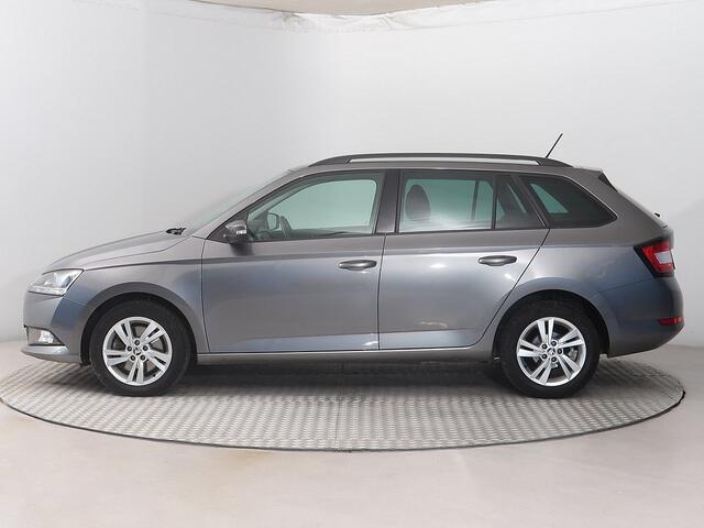 Skoda FABIA Combi 1.0 TSI Ambition | VERWACHT | Navi by App | PDC | 15" | Licht- regensensor | Clima