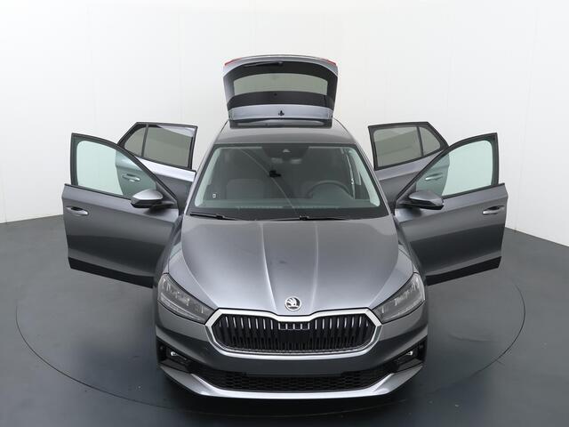 Skoda FABIA Selection 1.0 TSI 95 PK | Apple CarPlay / Android Auto | Parkeersensoren | 15'' Lichtmetalen velgen | Cruise control | Getint glas |
