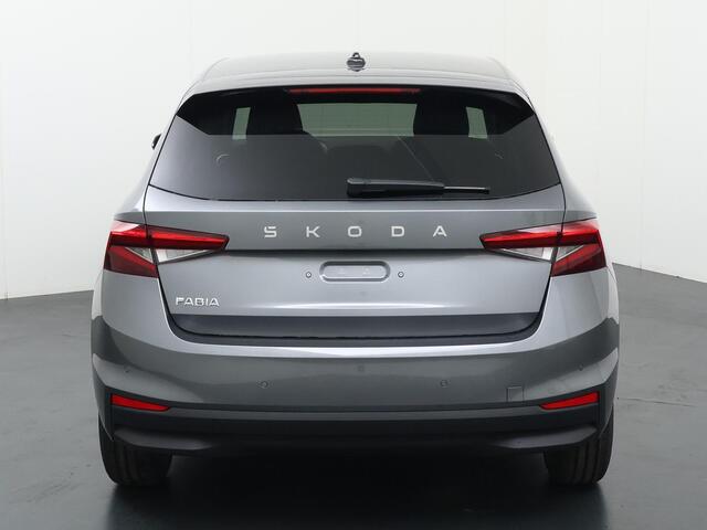 Skoda FABIA Selection 1.0 TSI 95 PK | Apple CarPlay / Android Auto | Parkeersensoren | 15'' Lichtmetalen velgen | Cruise control | Getint glas |