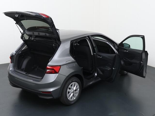 Skoda FABIA Selection 1.0 TSI 95 PK | Apple CarPlay / Android Auto | Parkeersensoren | 15'' Lichtmetalen velgen | Cruise control | Getint glas |