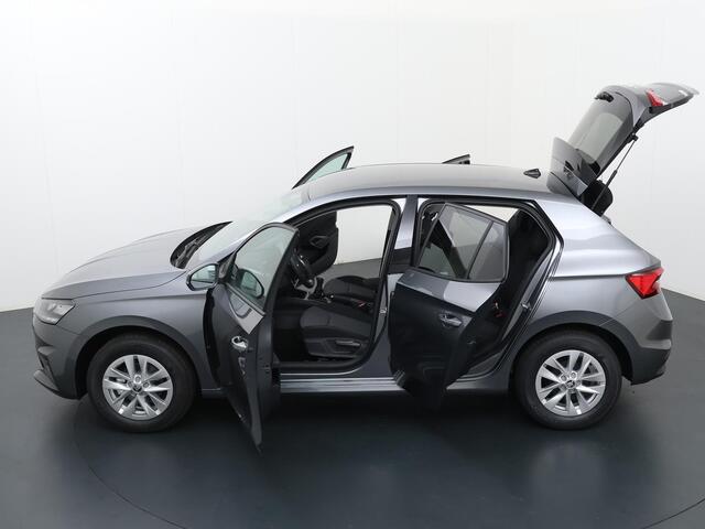 Skoda FABIA Selection 1.0 TSI 95 PK | Apple CarPlay / Android Auto | Parkeersensoren | 15'' Lichtmetalen velgen | Cruise control | Getint glas |