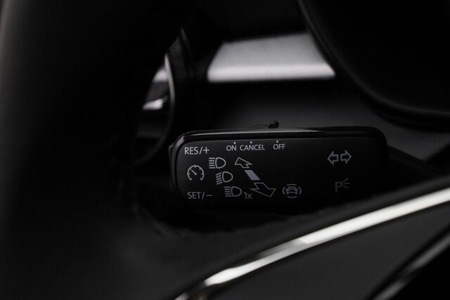 Skoda FABIA 1.0 MPI 80 pk Ambition | Parkeersensoren achter | Apple Carplay / Android Auto | Cruise Control