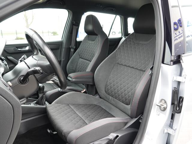 Skoda FABIA Combi 1.0 TSI 95PK Sport Business SPORT STOELEN | NAVI VIA APP | AIRCO | CRUISE