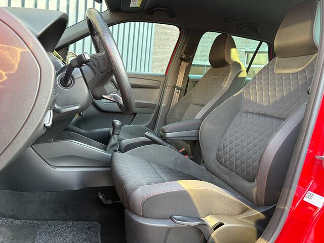 Skoda FABIA Combi 1.0 TSI Sport Business | Stoelverwarming | Parkeersensoren V&A | Prijs Rijklaar!!
