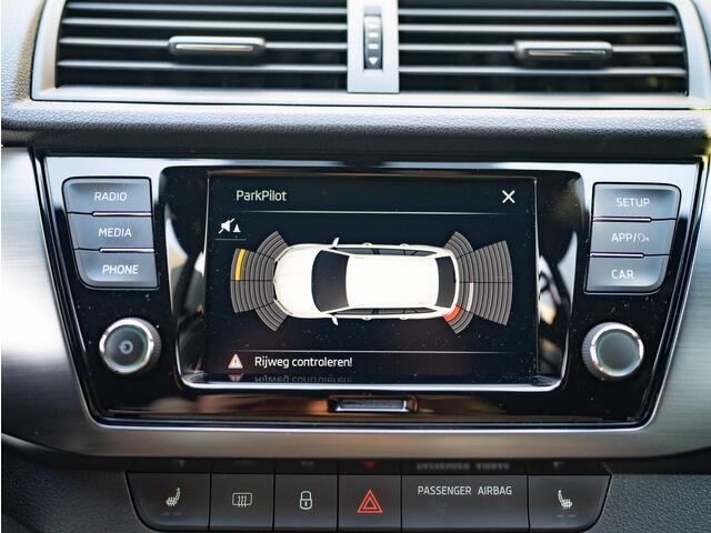 Skoda FABIA Combi 1.0 TSI Sport Business | Stoelverwarming | Parkeersensoren V&A | Prijs Rijklaar!!