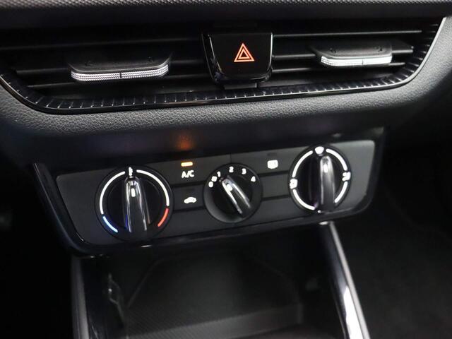 Skoda FABIA Ambition 1.0 TSI 95pk Cruise control, Airco, Parkeersensor achter, Radio, DAB, Bluetooth, LED koplampen, App connect