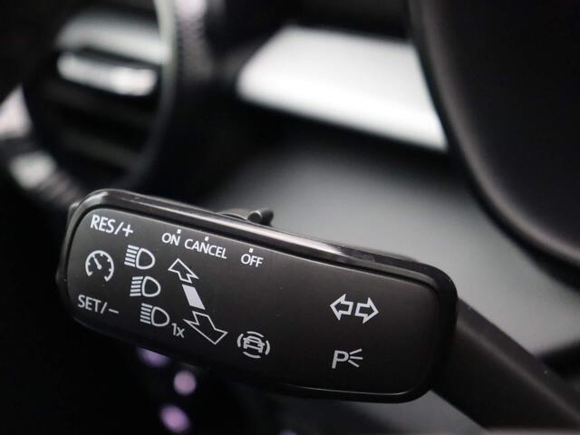 Skoda FABIA Ambition 1.0 TSI 95pk Cruise control, Airco, Parkeersensor achter, Radio, DAB, Bluetooth, LED koplampen, App connect