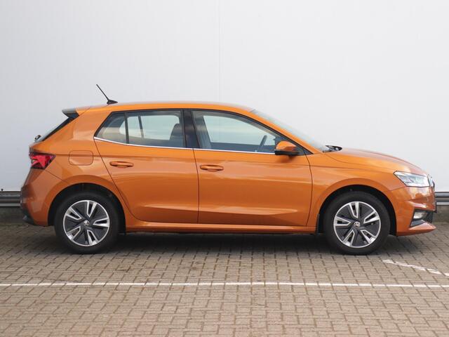 Skoda FABIA 1.0 TSI Ambition 110pk Automaat | Stoel- en Stuurverwarming | Camera | Carplay / Android Auto | Cruise Control | Climate Control |