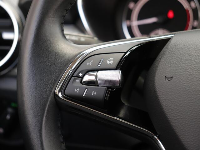 Skoda FABIA 1.0 TSI Ambition 110pk Automaat | Stoel- en Stuurverwarming | Camera | Carplay / Android Auto | Cruise Control | Climate Control |