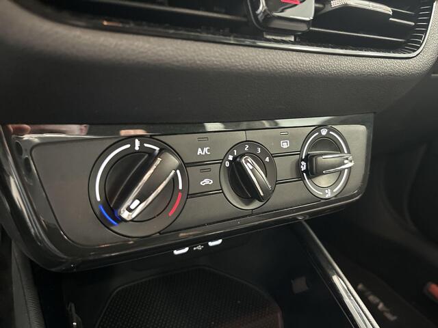 Skoda FABIA 1.0 Tsi 95pk Ambition · Apple/Android Car Play · Navi · P-Sensoren · Cruise Control · Airco · 15'' Inch · Garantie t/m 13-02-2027 of 100.000km