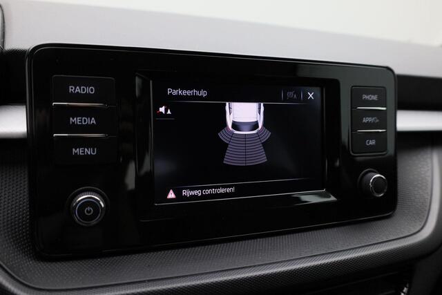 Skoda FABIA 1.0 MPI 80 pk Ambition | Parkeersensoren achter | Cruise Control | Apple Carplay / Android Auto