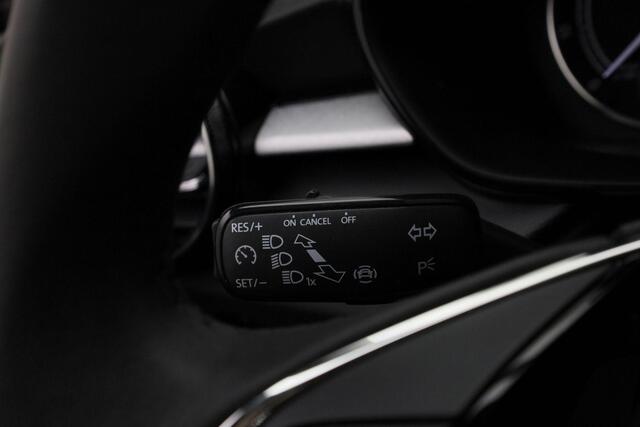 Skoda FABIA 1.0 MPI 80 pk Ambition | Parkeersensoren achter | Cruise Control | Apple Carplay / Android Auto