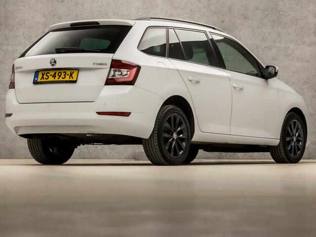 Skoda FABIA Combi 1.0 Luxury (PANORAMADAK, APPLE CARPLAY, CLIMATE, PARKEERSENSOREN, SPORTSTOELEN, LED KOPLAMPEN, GETINT GLAS, LM VELGEN, CRUISE, NIEUWSTAAT)