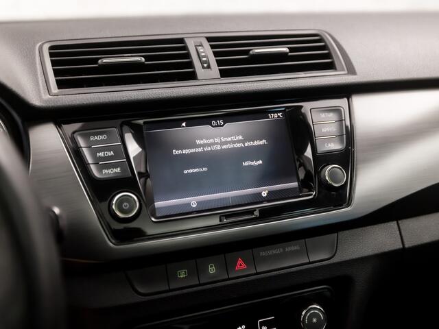 Skoda FABIA Combi 1.0 Luxury (PANORAMADAK, APPLE CARPLAY, CLIMATE, PARKEERSENSOREN, SPORTSTOELEN, LED KOPLAMPEN, GETINT GLAS, LM VELGEN, CRUISE, NIEUWSTAAT)