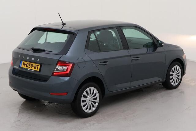 Skoda FABIA 1.0 TSI Ambition / Airco / Navigatie / Parkeersensoren achter /