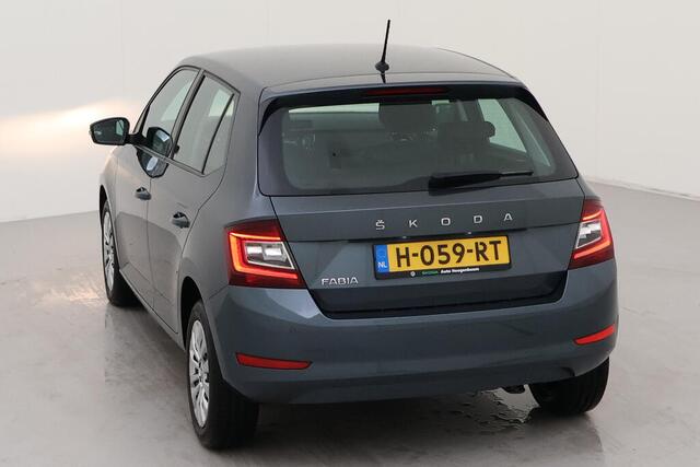 Skoda FABIA 1.0 TSI Ambition / Airco / Navigatie / Parkeersensoren achter /