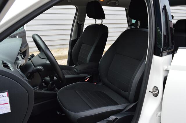 Skoda FABIA Combi 1.0 TSI Ambition O.a: Navi, Cruise, Trekhaak, Carplay, Pdc, All-Season, Etc.. Rijklaar! All-in prijs!