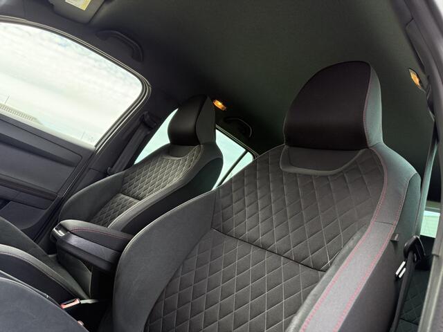 Skoda FABIA Combi 1.0 TSI Sport Business ?Nieuw model ?Sportstoelen Alcantara ?Navigatie ?Apple Carplay & Android Auto ?Keyless ?Climate ?Cruise ?Parkeersensoren ?Lichtmetaal ?Dealer onderhouden