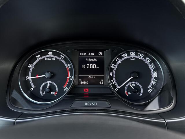 Skoda FABIA Combi 1.0 TSI Sport Business ?Nieuw model ?Sportstoelen Alcantara ?Navigatie ?Apple Carplay & Android Auto ?Keyless ?Climate ?Cruise ?Parkeersensoren ?Lichtmetaal ?Dealer onderhouden