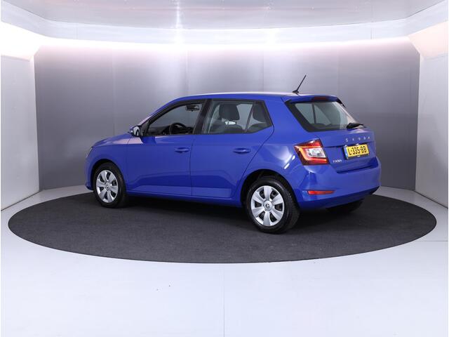 Skoda FABIA 1.0 TSI Ambition 95 pk | Navigatie via App | Parkeersensoren achter | Cruise control | Apple Carplay/Android Auto |