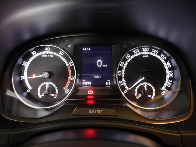 Skoda FABIA 1.0 TSI Ambition 95 pk | Navigatie via App | Parkeersensoren achter | Cruise control | Apple Carplay/Android Auto |