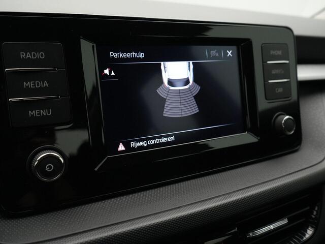 Skoda FABIA 1.0 MPI 80 pk Ambition | Parkeersensoren achter | Apple Carplay / Android Auto | Cruise Control