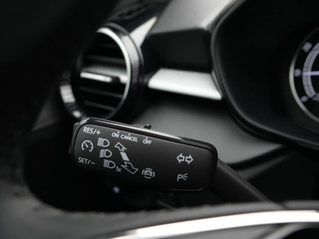 Skoda FABIA 1.0 MPI 80 pk Ambition | Parkeersensoren achter | Apple Carplay / Android Auto | Cruise Control