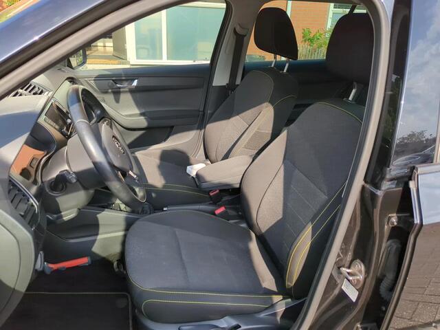 Skoda FABIA Combi 1.0 Business Edition Plus Comfort Sunset Parkeersensoren / Clima / App-connect / 16"LM velgen /