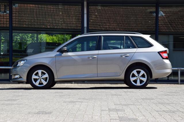 Skoda FABIA Combi 1.0 TSI Ambition 96PK | BOVAG Garantie | 15'' Velgen | Speed Limiter | Parkeersensoren Achter | Airconditioning | Apple Carplay/ Android Auto |