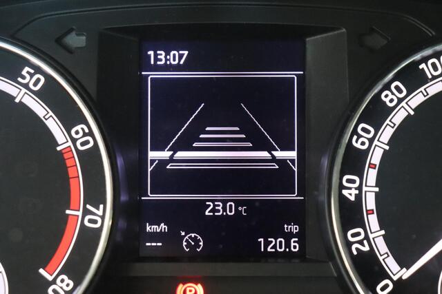 Skoda FABIA Combi 1.0 TSI Business Edition | Climatronic | Parkeersensoren | Apple Carplay Android Auto Navigatie | Trekhaak |