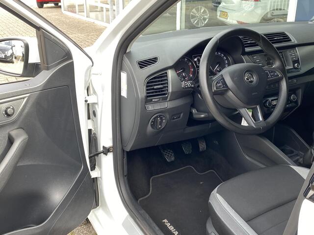 Skoda FABIA Combi 1.2 TSI JOY / NL-Auto / Cruise-Control / Stoelverwarming / Velours-Alcantara / Climate-Control / DAB Radio-Bluetooth / Armsteun-Voor / Getint-Glas / Elektr.-Pakket / PDC-Achter / 15'' LMV / ENZ.