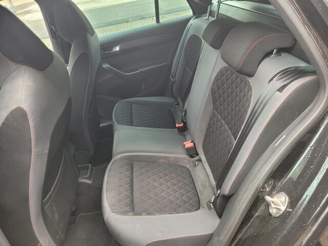 Skoda FABIA 1.0 TSI Monte Carlo | 95 Pk | Carplay | Parkeerhulp | 16" Velgen