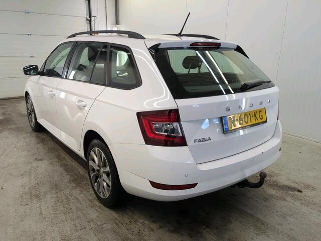 Skoda FABIA Combi 1.0 TSI DSG Business Edition Trekhaak Navigatie Apple Carplay/Android Auto Parkeersensoren achter Stoelverwarming Cruise Control Airco
