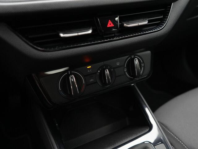 Skoda FABIA 1.0 MPI 80 pk Ambition | Apple Carplay / Android Auto | Parkeersensoren achter | Cruise Control