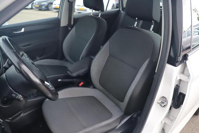 Skoda FABIA Combi 1.0 TSI Business Edition 95PK 16 inch LMV Carplay Android Navigatie Airco Cruise Control Parkeersensor