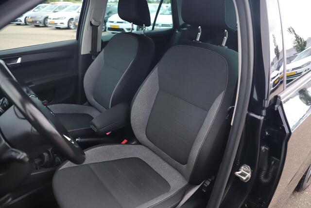 Skoda FABIA Combi 1.0 TSI Business Edition 95PK Trekhaak 16 inch LMV Carplay Android Bluetooth Stoelverwarming Privacy Glass Parkeersensor Cruise Control