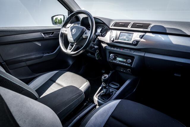 Skoda FABIA 1.2 TSi 90 Pk JOY | Trekhaak | Xenon | 16 inch LMV | Climate Control