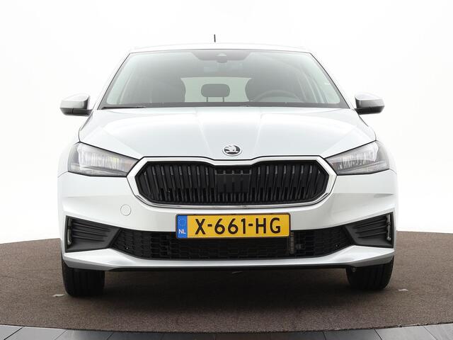 Skoda FABIA 1.0 Tsi 95pk Ambition · Apple/Android Car Play · P-Sensoren · Airco · Cruise Control · 15'' Inch · Garantie t/m 20-11-2027 of 100.000km