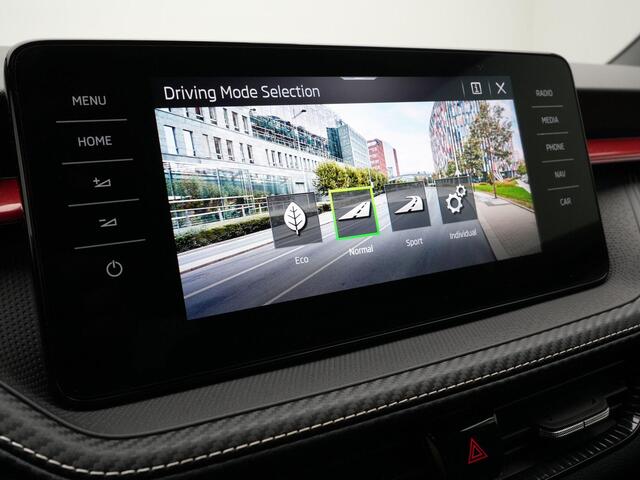 Skoda FABIA 1.0 TSI 95 pk Monte Carlo | LED | Sportstoelen | Cruise control | Parkeersensoren achter | Apple Carplay/Android Auto | 17 inch