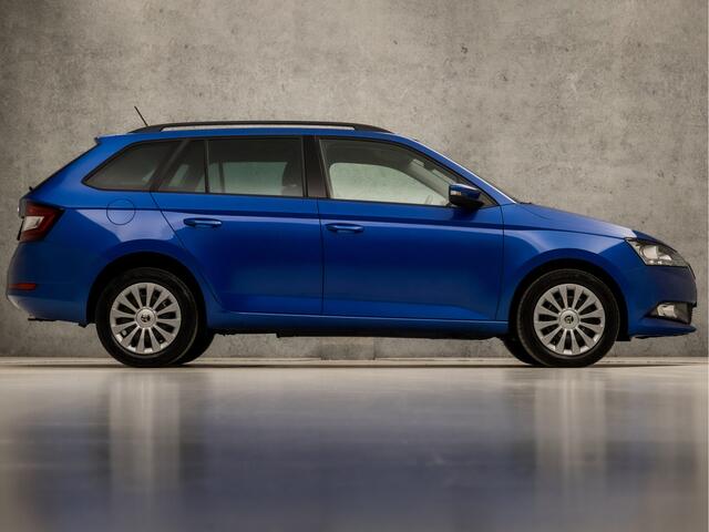 Skoda FABIA Combi 1.0 TSI Ambition Sport (APPLE CARPLAY, NAVIGATIE, PARKEERSENSOREN, SPORTSTOELEN, CRUISE, GETINT GLAS, ELEK PAKKET, NIEUWSTAAT)