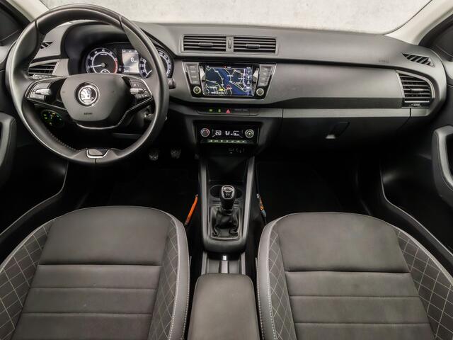 Skoda FABIA Combi 1.0 TSI Ambition Sport (APPLE CARPLAY, NAVIGATIE, PARKEERSENSOREN, SPORTSTOELEN, CRUISE, GETINT GLAS, ELEK PAKKET, NIEUWSTAAT)