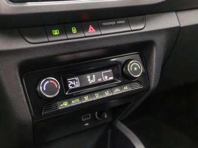 Skoda FABIA Combi 1.0 TSI Ambition Sport (APPLE CARPLAY, NAVIGATIE, PARKEERSENSOREN, SPORTSTOELEN, CRUISE, GETINT GLAS, ELEK PAKKET, NIEUWSTAAT)